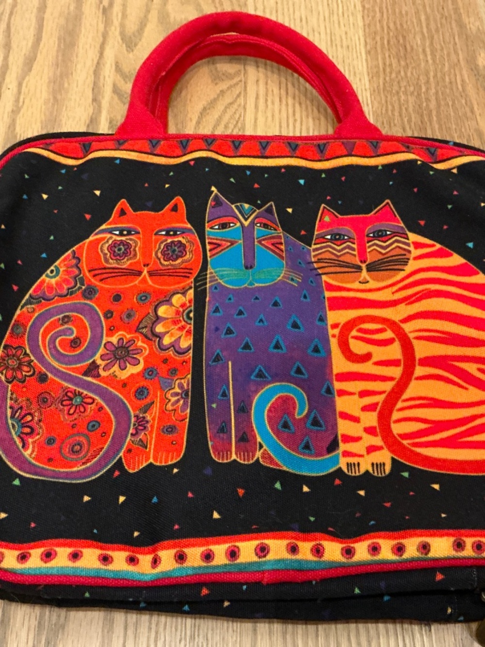 Laurel Burch travel/makeup Bag with top handles - Picture 3 of 4
